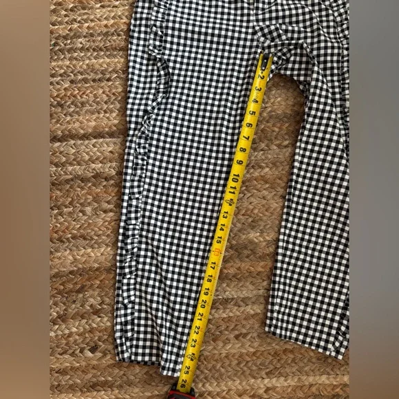 Zara Woman Large Black & White Gingham Cropped Cotton Pants with Ruffle Detail - Picture 5 of 6
